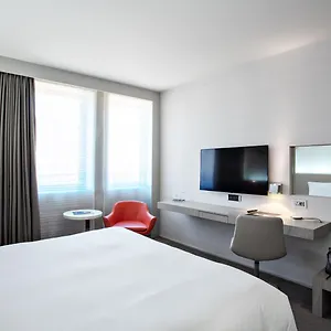 Hotel Firstname